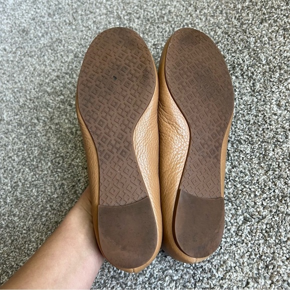 Tory Burch Royal Tan/Gold Reva Tumbled Leather Flats, Size 7 - Picture 7 of 7